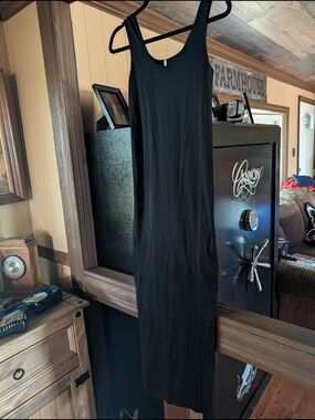 Black Sleeveless Maxi Dress - Unbranded